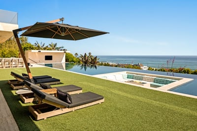 Luxury Villa Photo #7
