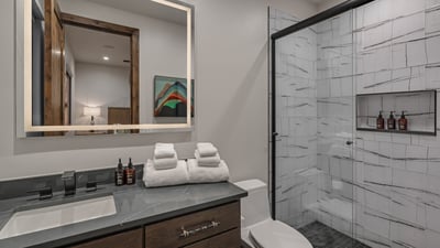 King ensuite on lower level