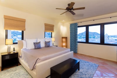 Luxury Villa Photo #12