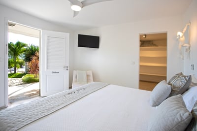 Luxury Villa Photo #35