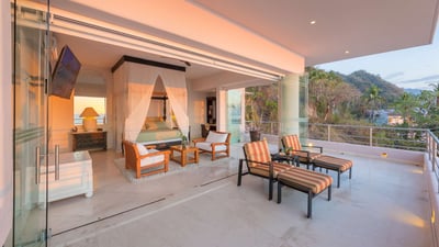 Luxury Villa Photo #50