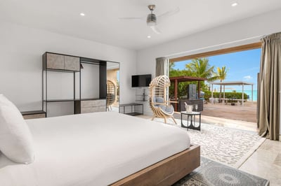 Luxury Villa Photo #40