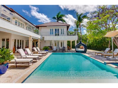 Luxury Villa Photo #2