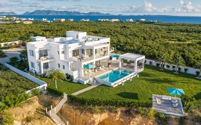 Luxury Villa Photo #2