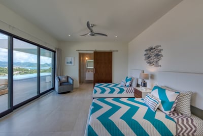 Luxury Villa Photo #43