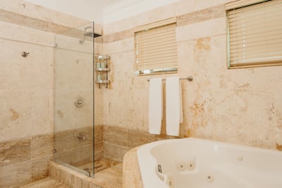 Luxury Villa Photo #29