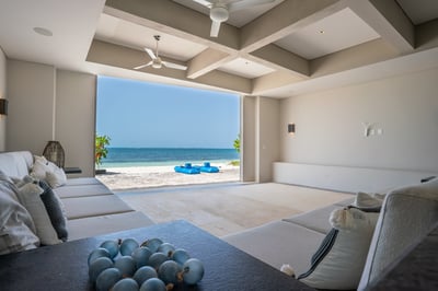 Luxury Villa Photo #13