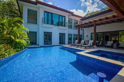 Luxury Villa Photo #7