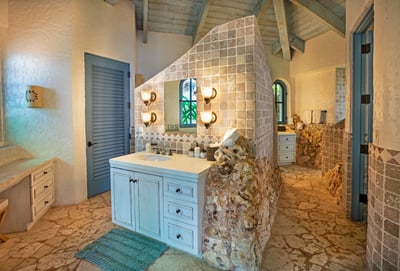 Luxury Villa Photo #39