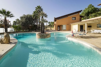 Luxury Villa Photo #2