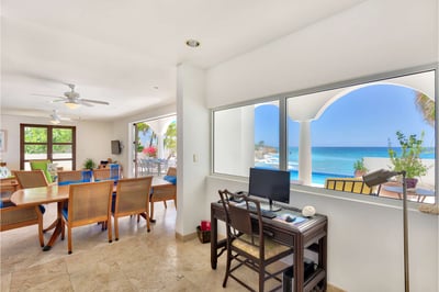 Luxury Villa Photo #17