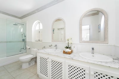 Luxury Villa Photo #8