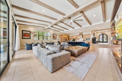 Luxury Villa Photo #22
