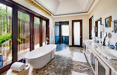 Luxury Villa Photo #13