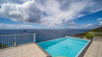 Luxury Villa Photo #4