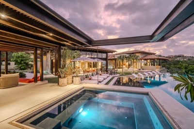 Luxury Villa Photo #22