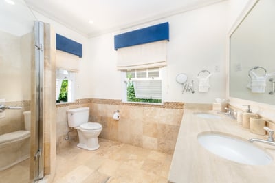 Luxury Villa Photo #16