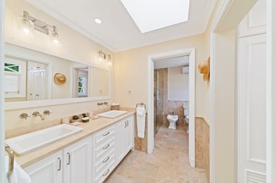 Luxury Villa Photo #28