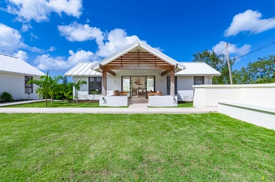 Luxury Villa Photo #32