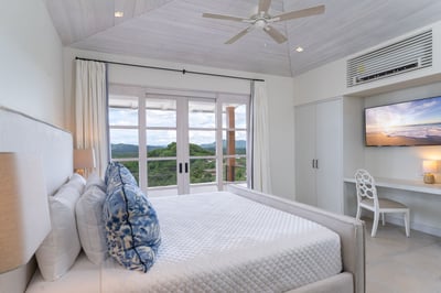 Luxury Villa Photo #30