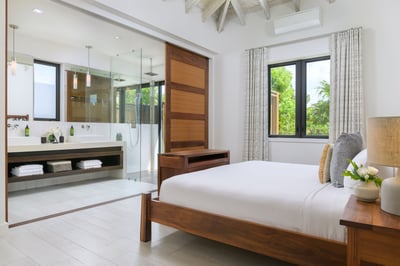 Luxury Villa Photo #35
