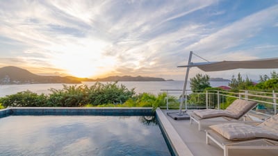 Luxury Villa Photo #12