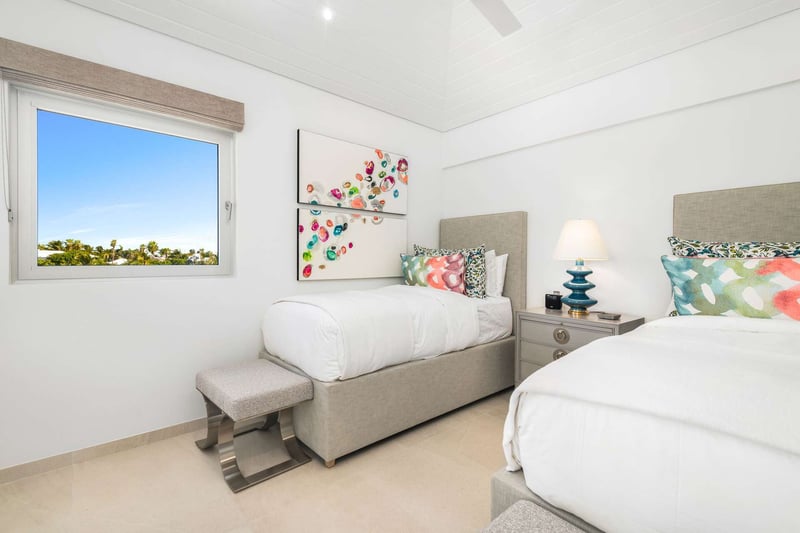 Beach Enclave Grace Bay 6 BDM Premium Ocean View Villa