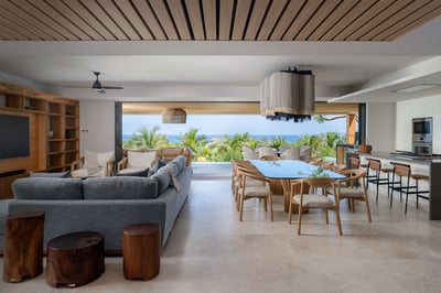 Luxury Villa Photo #17