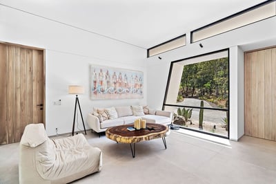 Luxury Villa Photo #11