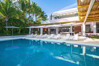 Luxury Villa Photo #2