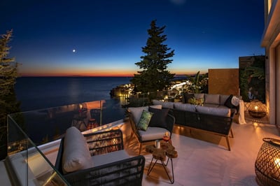 Luxury Villa Photo #12