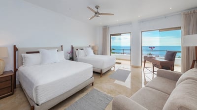 Luxury Villa Photo #46