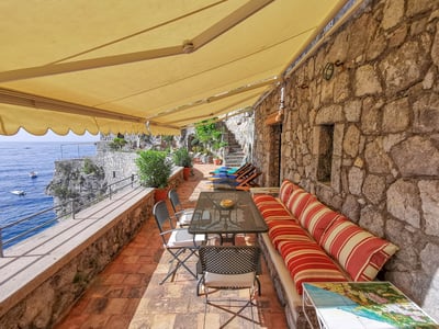 Luxury Villa Photo #5