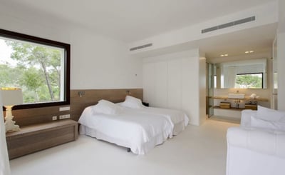 Luxury Villa Photo #18