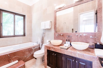 Luxury Villa Photo #23