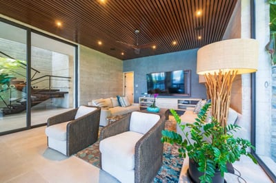 Luxury Villa Photo #24