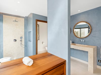 Luxury Villa Photo #32