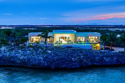 Luxury Villa Photo #38