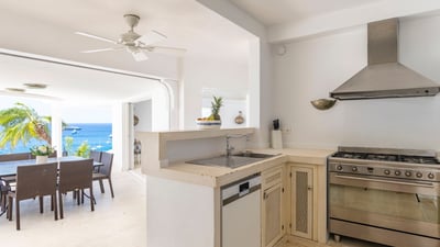 Luxury Villa Photo #32