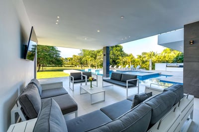 Luxury Villa Photo #15