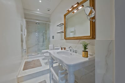 Luxury Villa Photo #14