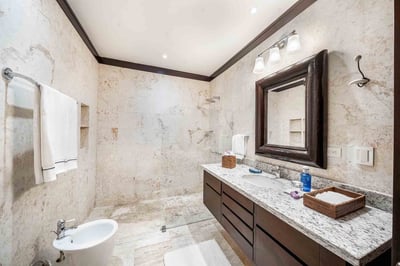 Luxury Villa Photo #31
