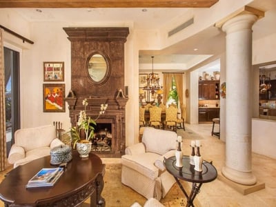 Luxury Villa Photo #18