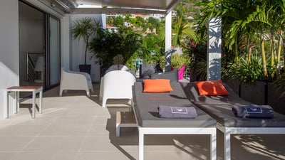 Outdoor Lounge