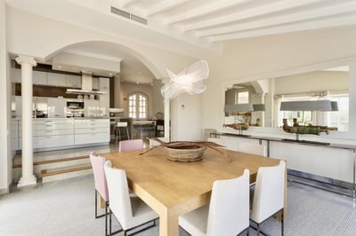 Luxury Villa Photo #21