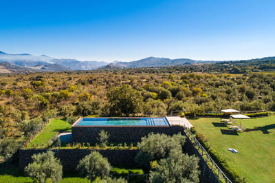 Luxury Villa Photo #5