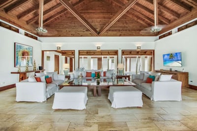 Luxury Villa Photo #18