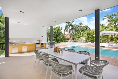 Luxury Villa Photo #9