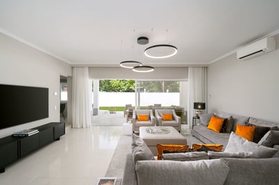 Luxury Villa Photo #16