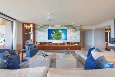 Luxury Villa Photo #15